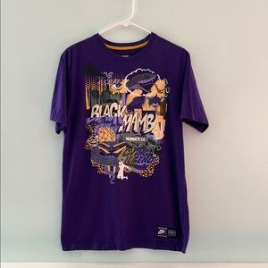 Nike Men’s Black Mamba Kobe #24 LA T-Shirt Purple, Size Regular Fit Medium